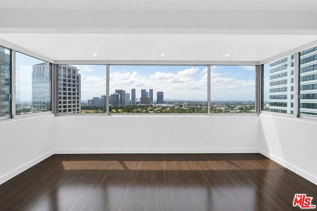 2 bed, 2.0 bath, 1550 sqft, $7,495 — Photo 2