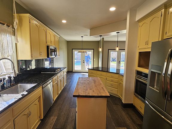 4th image of 9811 Mona Lisa Ln