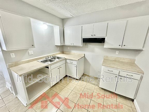 5th image of 3538 Christine Rd