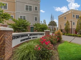 1 Stonybrook Cir, Fairfield Twp., NJ 07045