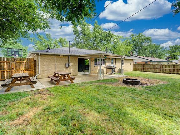 4th image of 7618 Sebring Dr