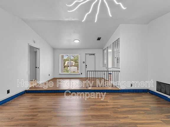5th image of 2526 Town Briar St