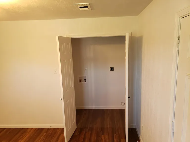 1621 S Bay St — Photo 4