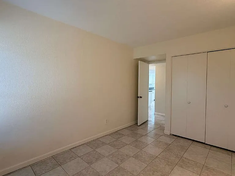 3827 E Larkspur Dr — Photo 10