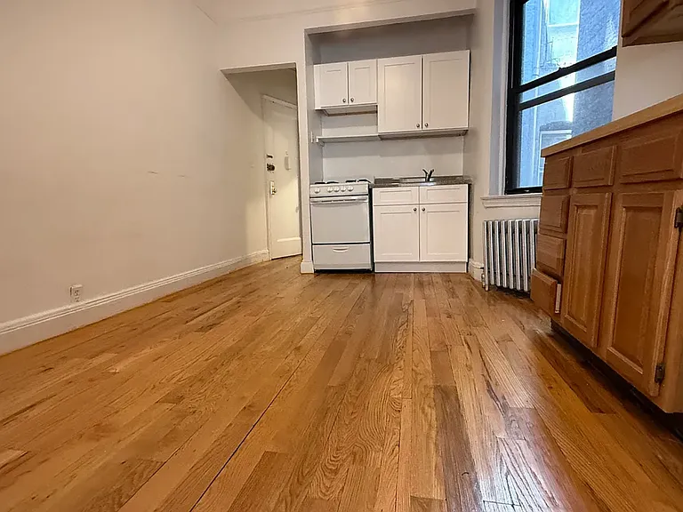 70 E 7th St #3A — Photo 2