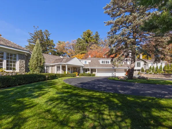 11228 Willowood Ave, Eden Prairie, MN 55344