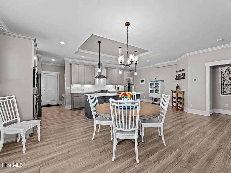 310 Lightning Bug Ln — Photo 36