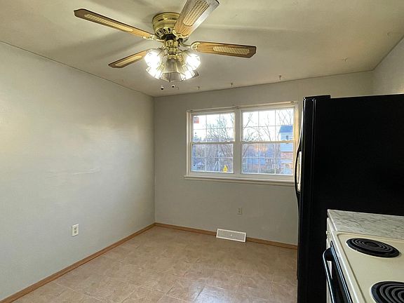 3rd image of 941 Academy Heights Dr