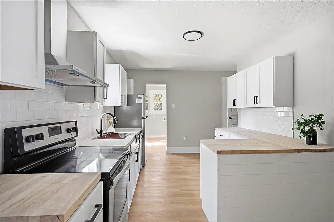 2 bed, 800 sqft, $1,350 — Photo 2