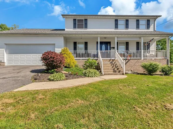218 E Maple Ave, Fayetteville, WV 25840
