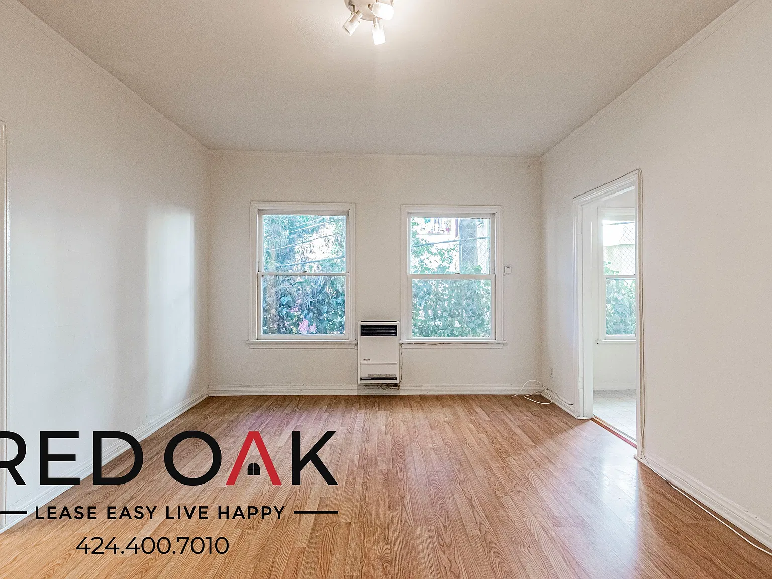 Light-filled Studio with Open Floor Plan, Soaking Tub, and On-Site Laundry in the Heart of Silver... — Photo 1