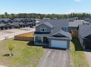 5 Drew St, Petawawa, ON K8H0G4