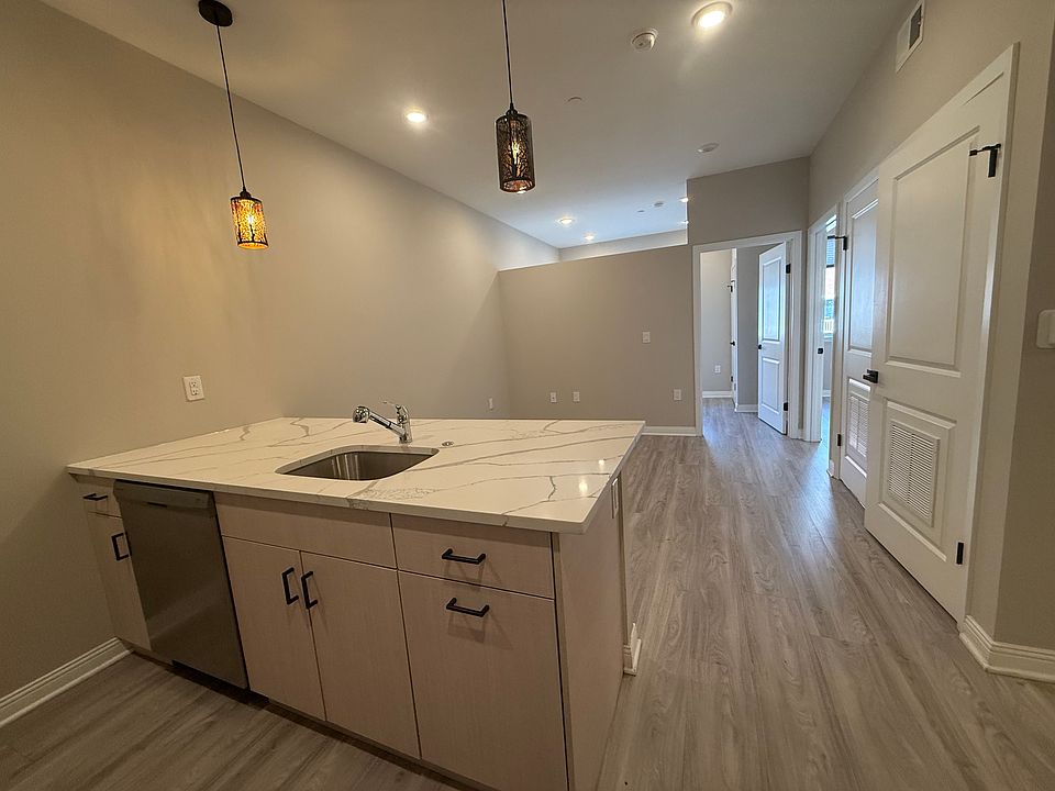 1st image of 4076 Haverford Ave #1C