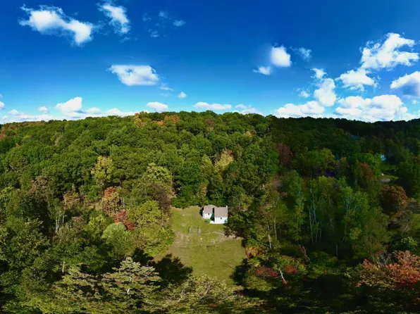 58 N Hunter Hwy, Drums, PA 18222