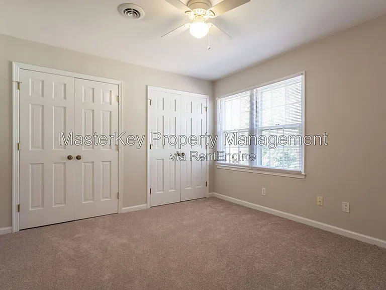702 Buckingham Rd — Photo 12