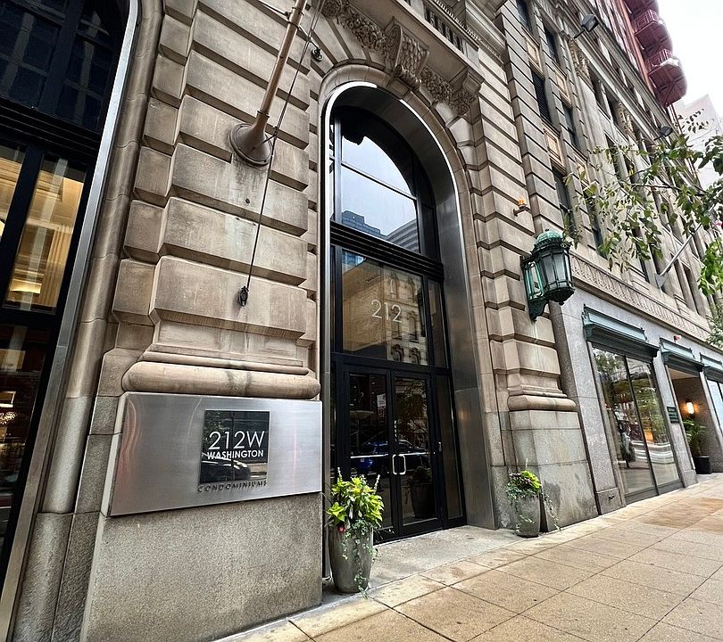 1st image of 212 W Washington St APT 1012