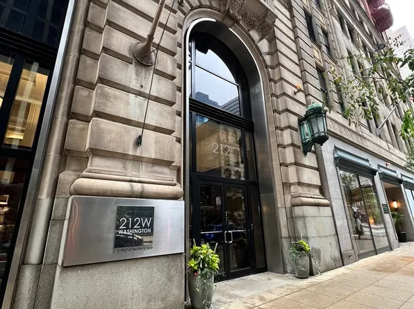 212 W Washington St, Chicago, IL