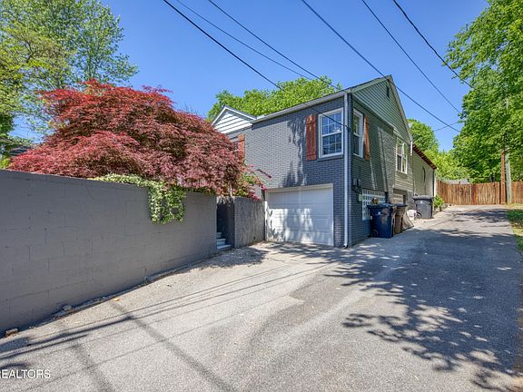 4th image of 2311 Fair Dr