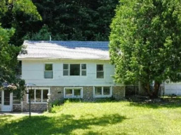 2731 N Lakeshore Dr, Harrisville, MI 48740