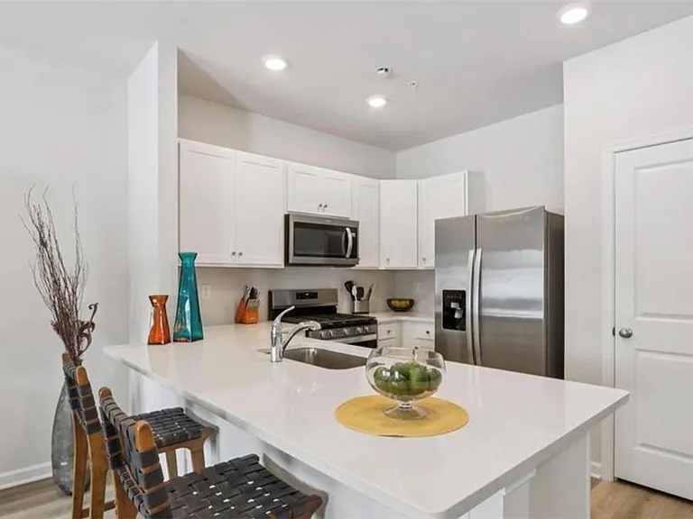 1138 Martin Rd — Photo 2