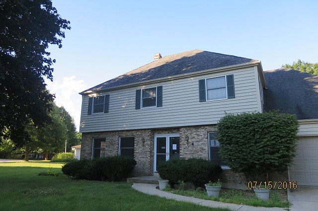 1st image of 2432 Cambridge Dr