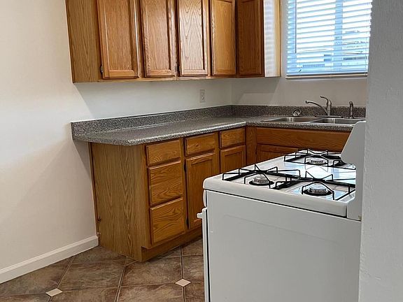 5th image of 2132 E Mulberry Dr