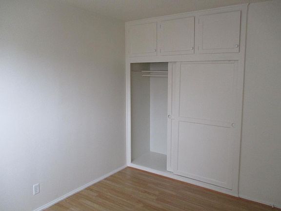 4th image of 6223 Woodruff Ave APT D