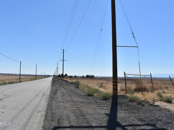 W Corner Ave #J, Lancaster, CA 93536