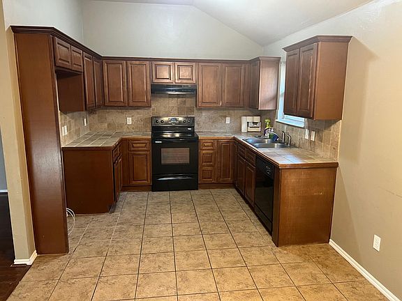 4th image of 2344 NW 198th St