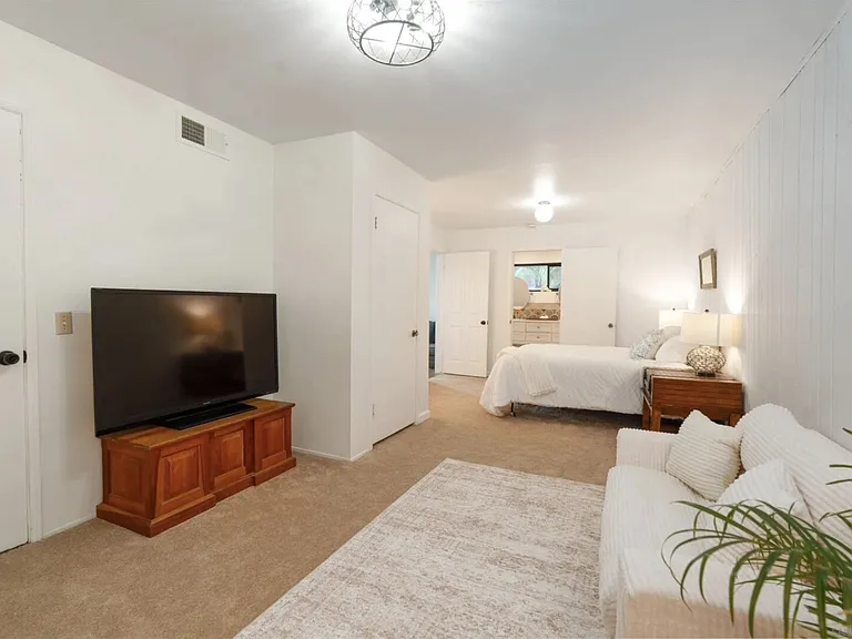 Palos Verdes Dr — Photo 20