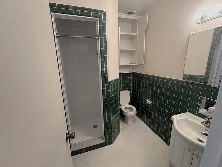 1603 Bathurst St — Photo 31