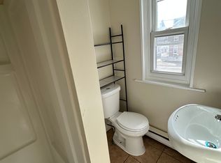 1031 W Maple St #2R, Allentown, PA 18102