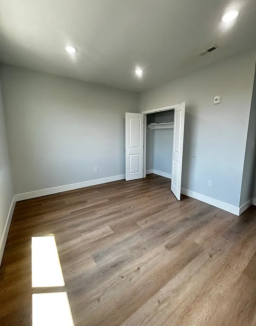 1229 Hilton St — Photo 4