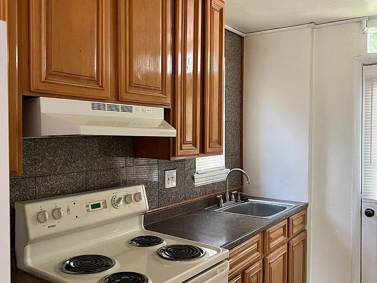 63 Galveston Pl SW #B — Photo 16