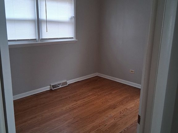 4th image of 17333 Roy St