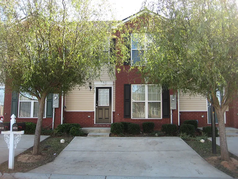 3914 Waldrop Ln — Photo 1