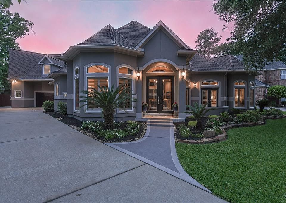 1st image of 211 Wedgewood Dr