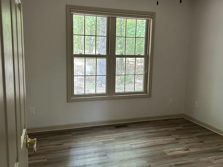 129 Ivy Ln — Photo 18