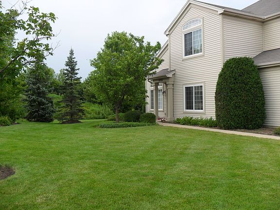 2nd image of 1059 Woodview Ct