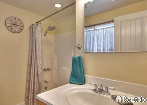5th image of 213 Cottage Grove Ave