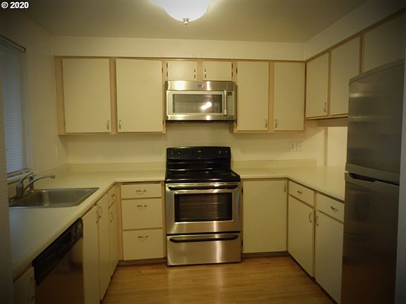 4th image of 13216 NE Salmon Creek Ave Unit C9