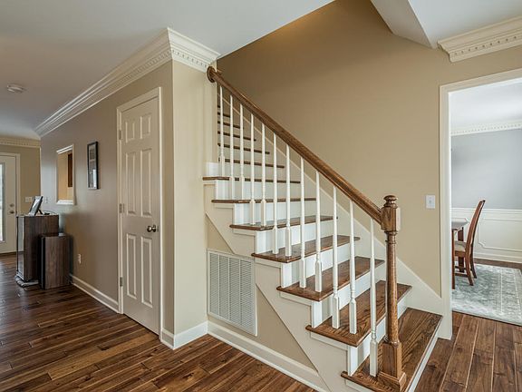 4th image of 10101 Longford Dr