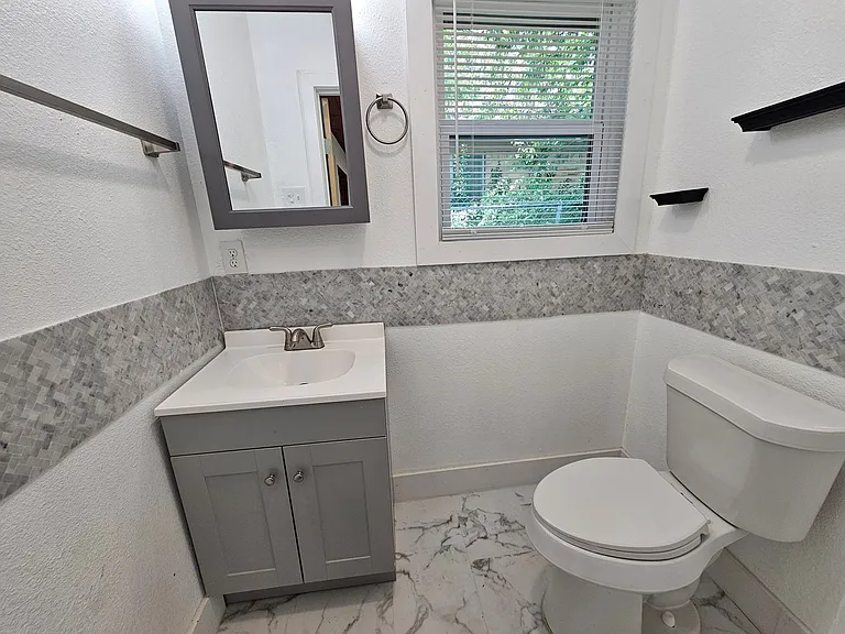 2023 E Illinois Ave — Photo 25