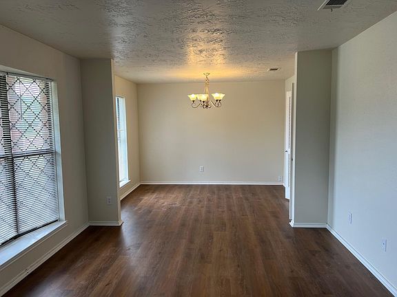 4th image of 1101 Seabrook Dr