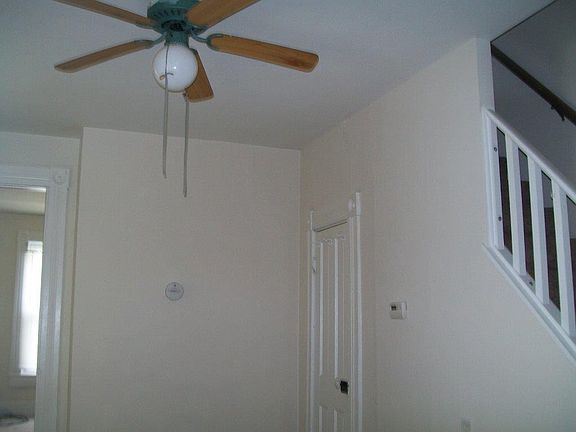 4th image of 287 W 3rd St