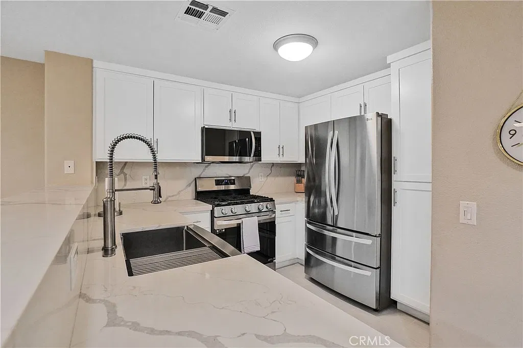2 bed, 1101 sqft, $2,700 — Photo 4