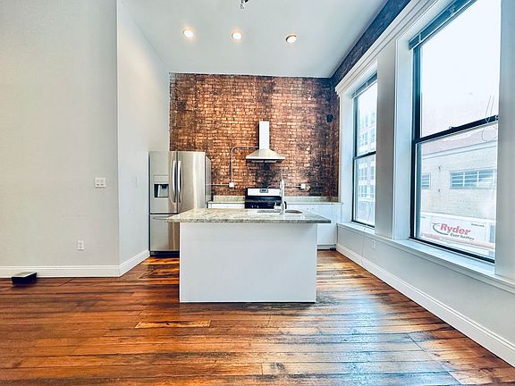 4th image of 841 Chapel St #841