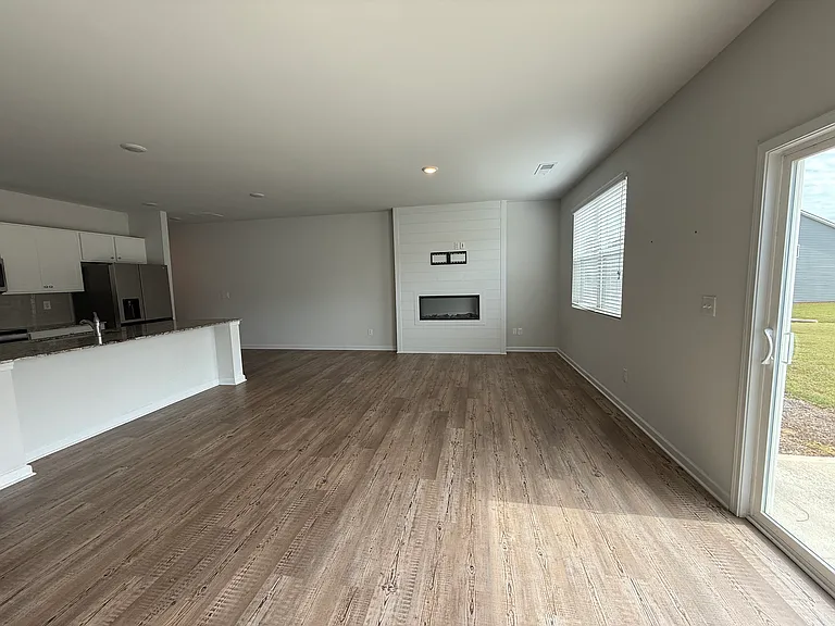 5251 Canberra Dr — Photo 26