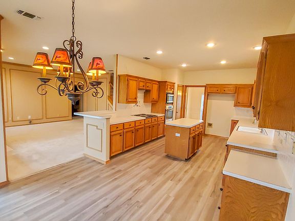 3rd image of 3500 Santana Ln