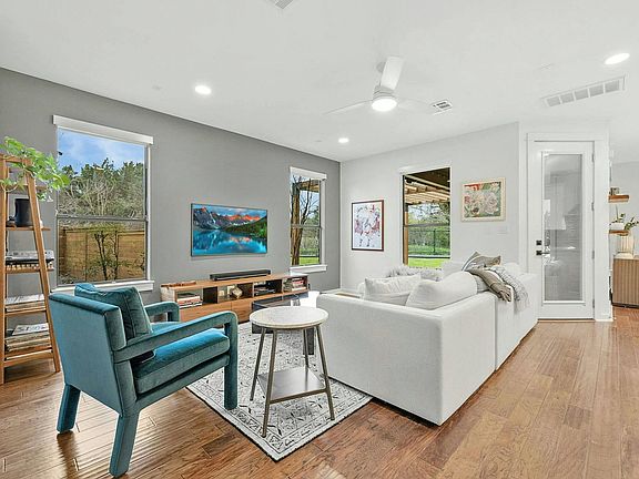 2nd image of 3118 Corbin Ln